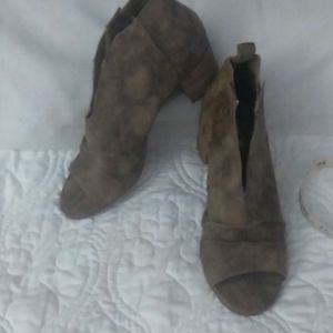 Very G Open Toe Booties, size 8